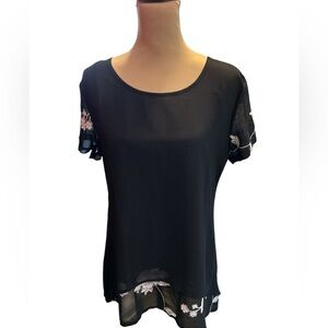 CAT KOREAN BOUTIQUE STYLE WOMENS BLOUSE BLACK WITH WHITE EMBROIDERED FLOWERS XXL